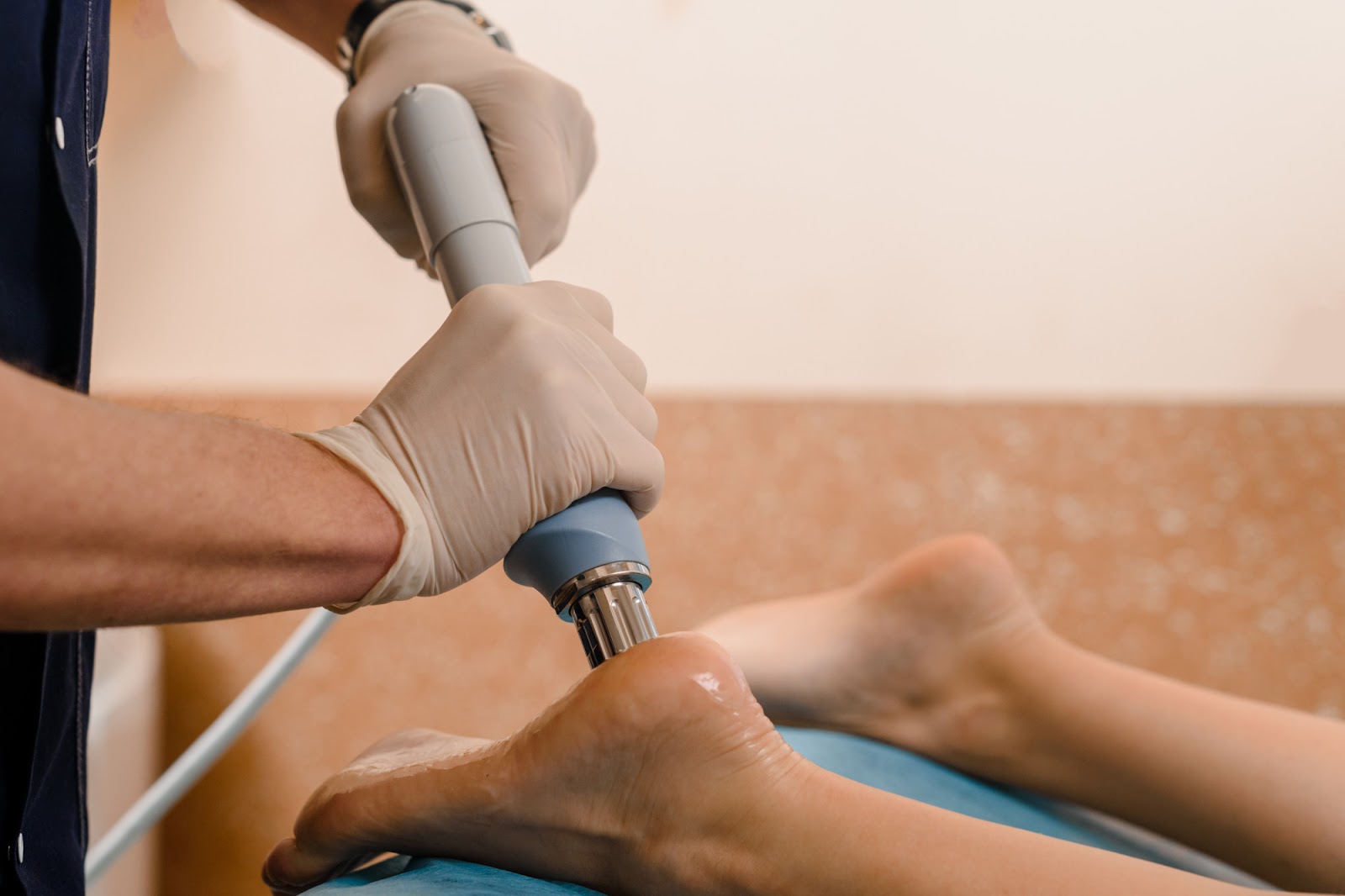 How Shockwave Therapy Treats Muscle and Joint Pain