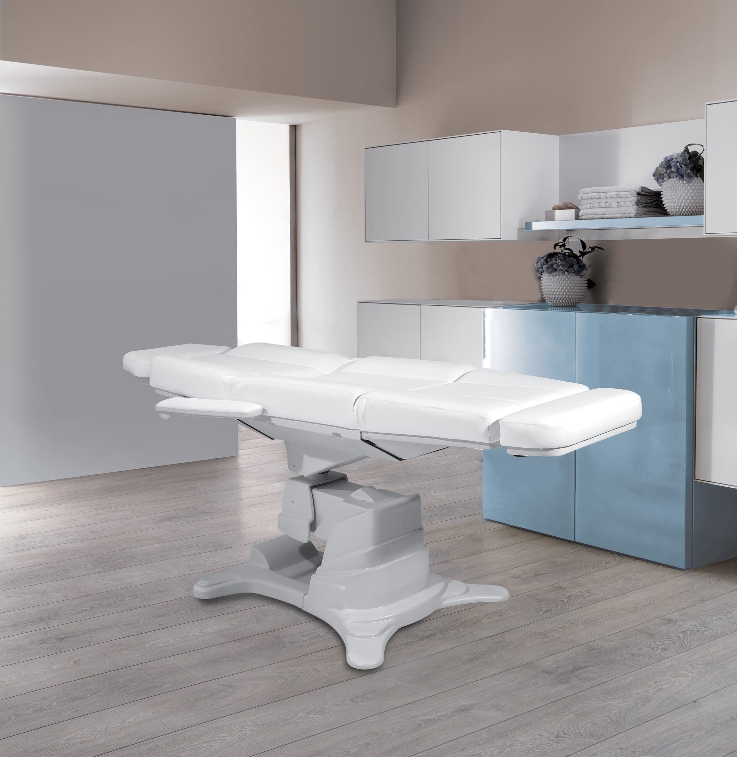 Lemi Tesera Aesthetic Surgery & Dermatology Chair